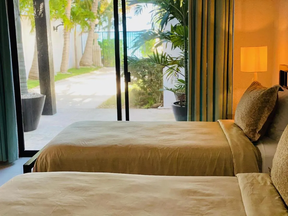 Villa Albatros Oceanfront Luxury Hotelzone Cancún 0*,