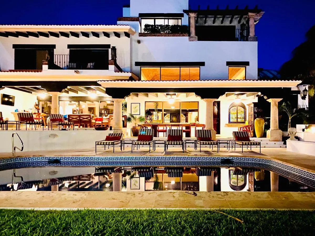 Villa Albatros Oceanfront Luxury Hotelzone Cancún 0*,  Messico
