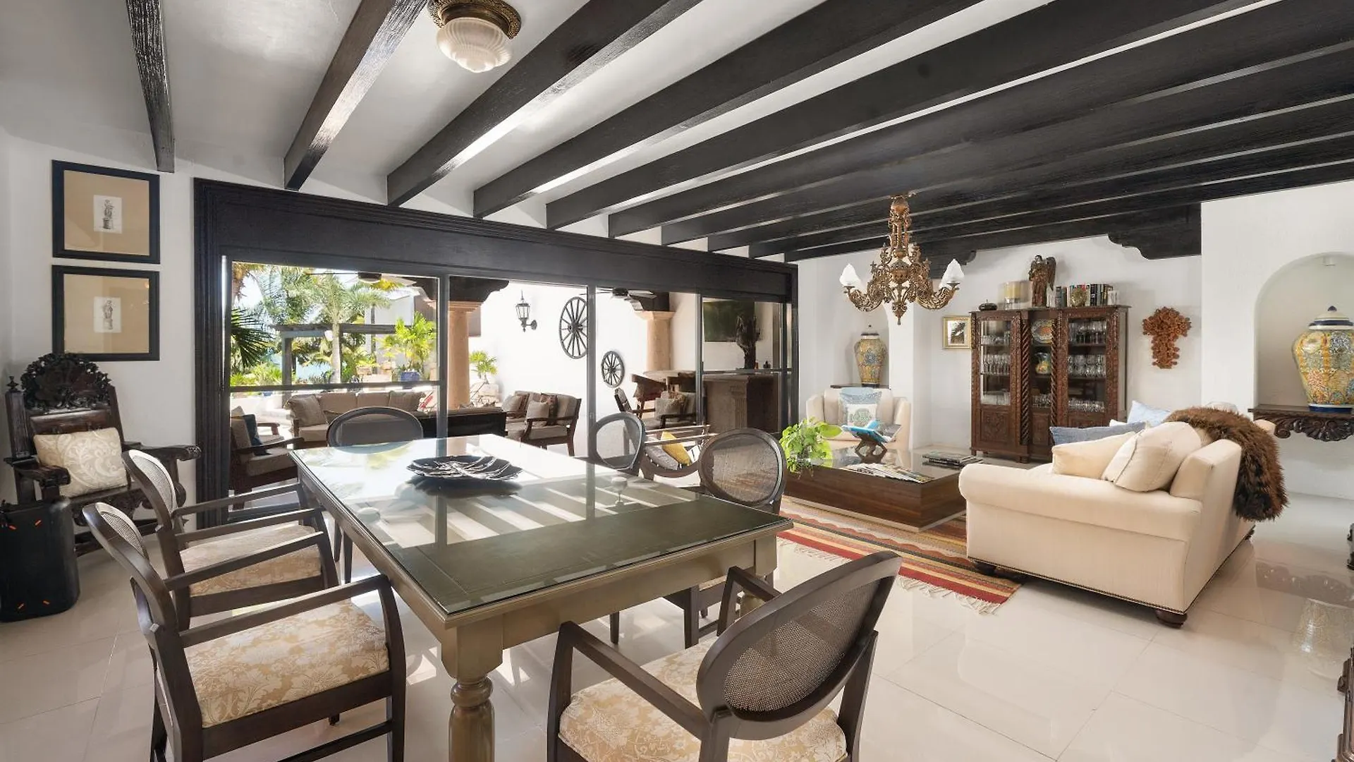 Villa Albatros Oceanfront Luxury Hotelzone Cancún