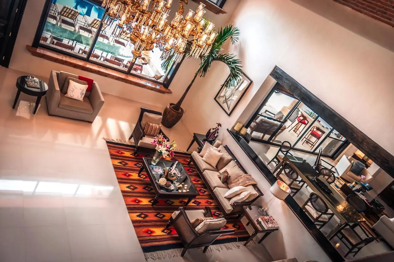 Villa Albatros Oceanfront Luxury Hotelzone Cancún